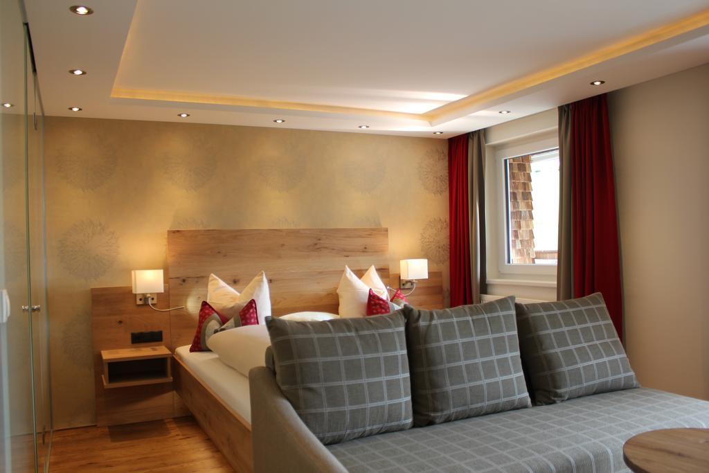 Hotel Garni Laerchenhof Lech am Arlberg Phòng bức ảnh